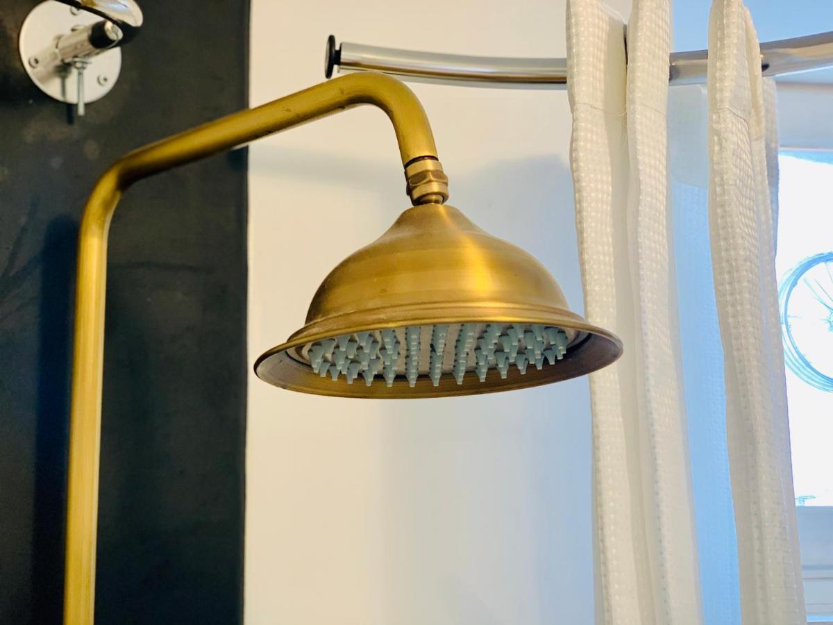 Elegant Studio Sous Les Toits Marseille Bagian luar foto