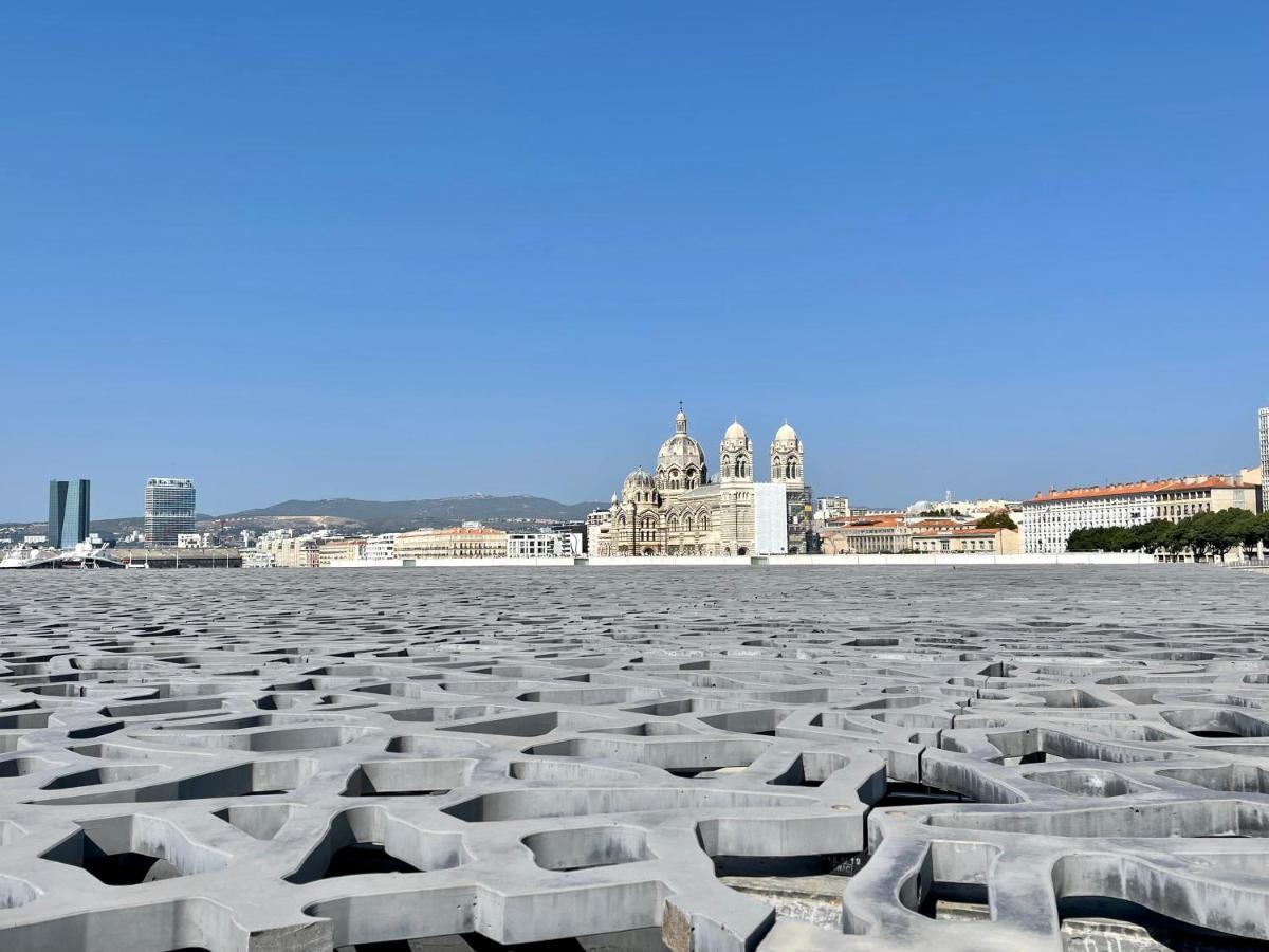Elegant Studio Sous Les Toits Marseille Bagian luar foto